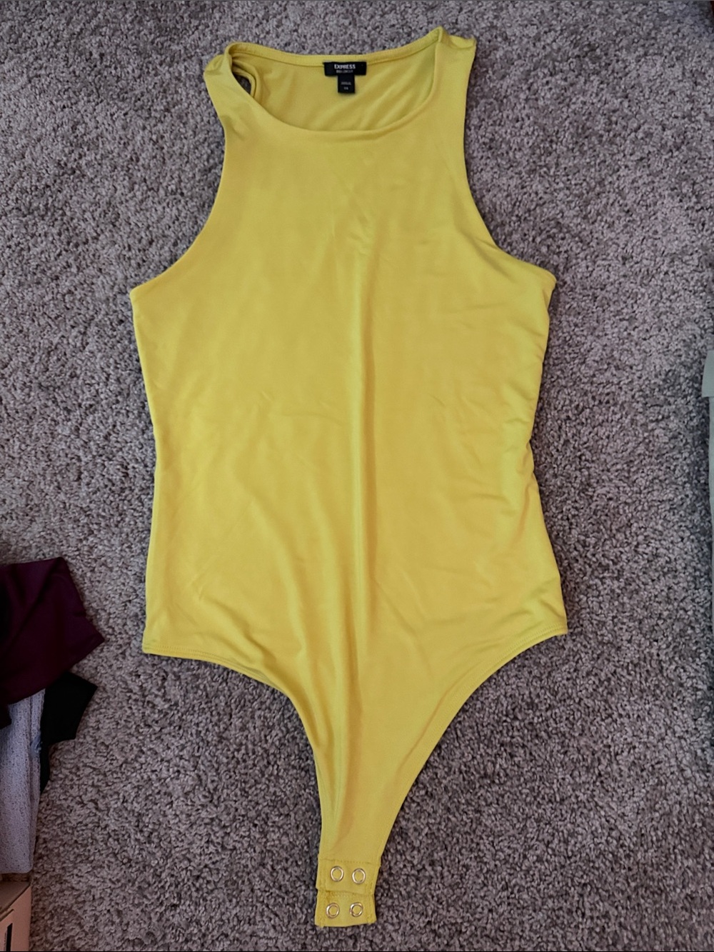 Express body contour Yellow Sleeveless Bodysuit XS